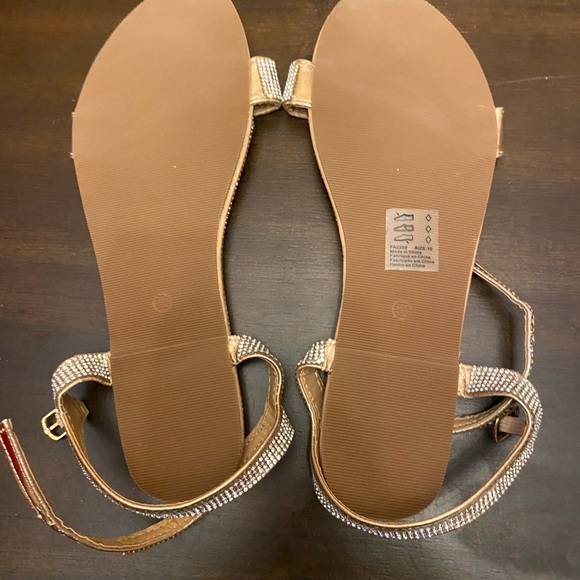 Elegant Gold Rhinestone Sandals - Picture 5 of 5